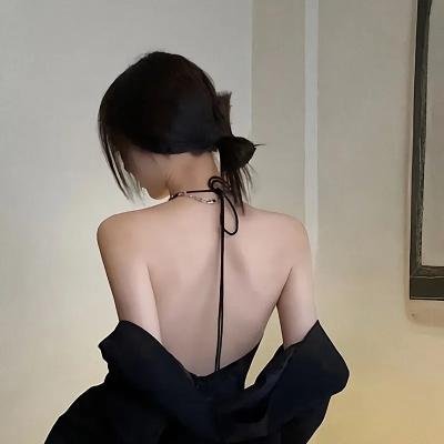 黯色沙滩
